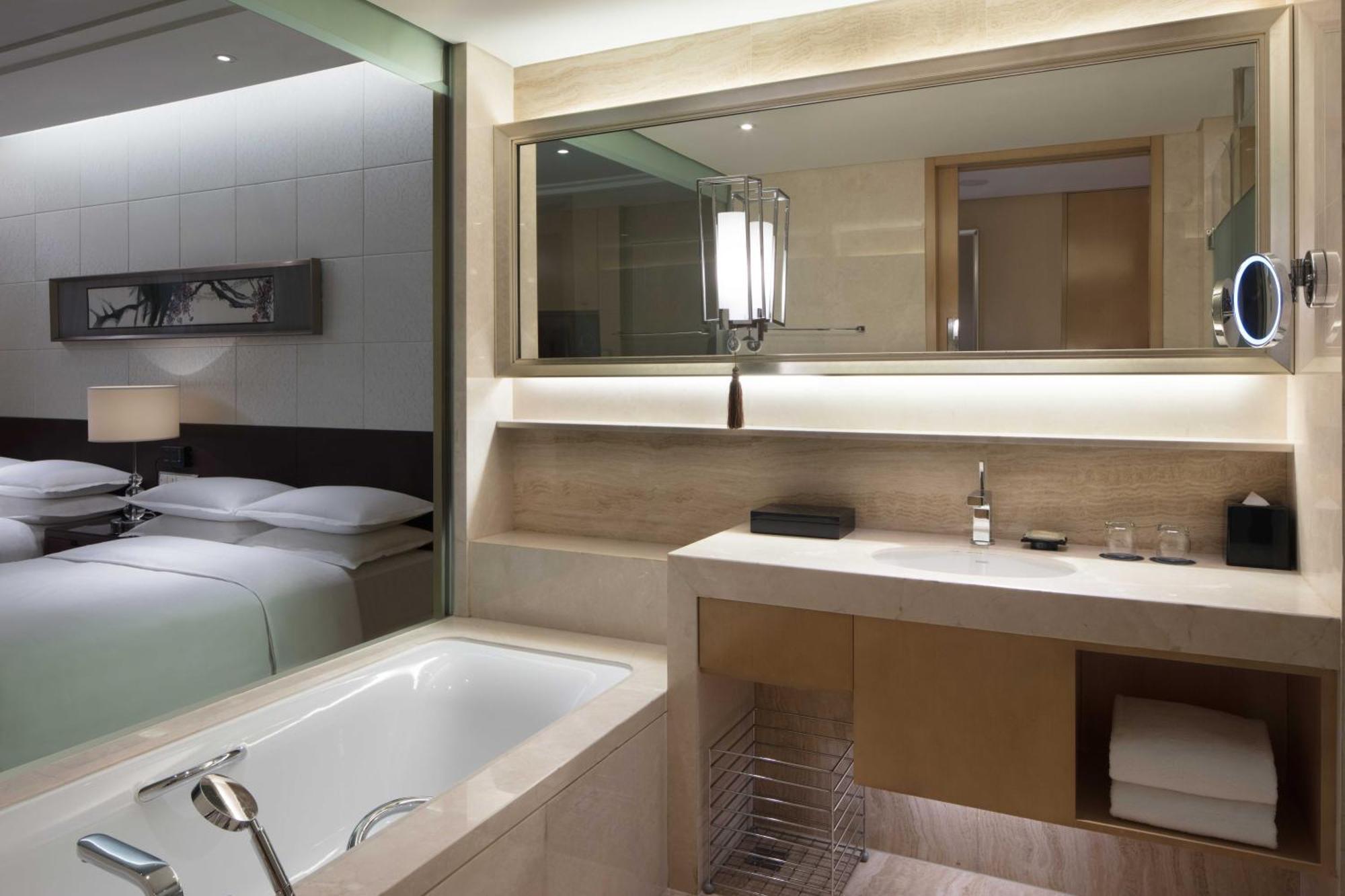Sheraton Wuxi Binhu Hotel Exterior photo